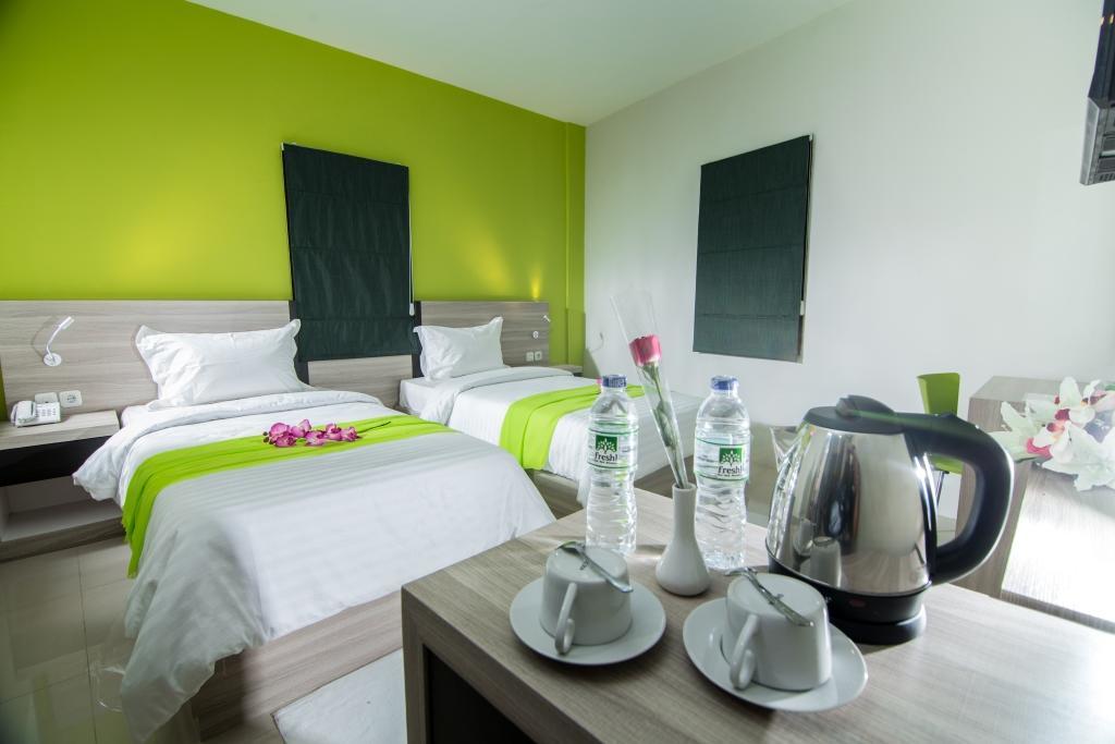 Fresh Hotel Sukabumi Exterior photo