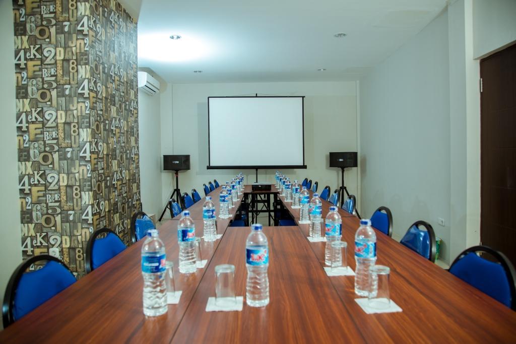 Fresh Hotel Sukabumi Exterior photo